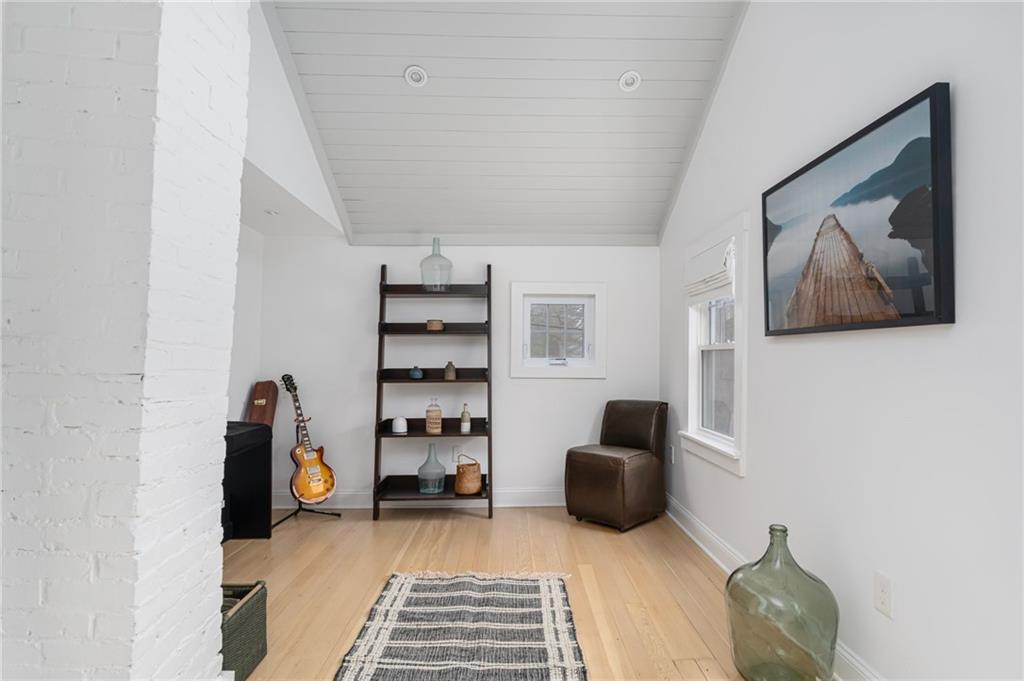 15 Old Post Road, Westerly