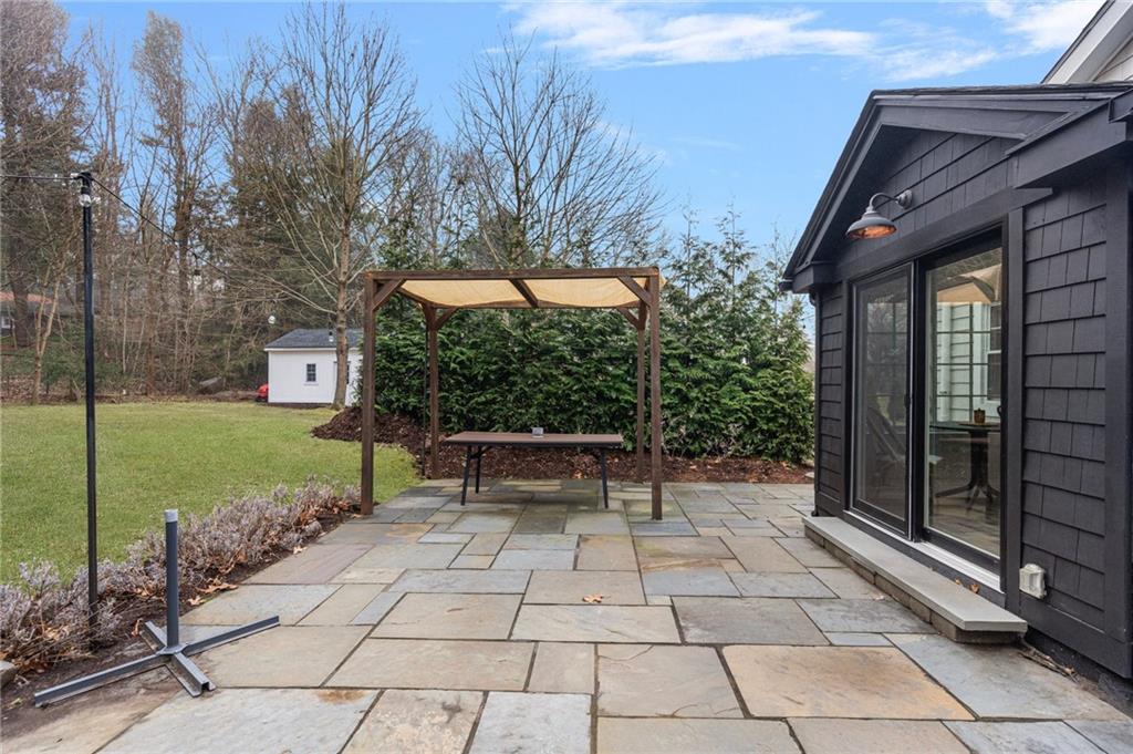 15 Old Post Road, Westerly