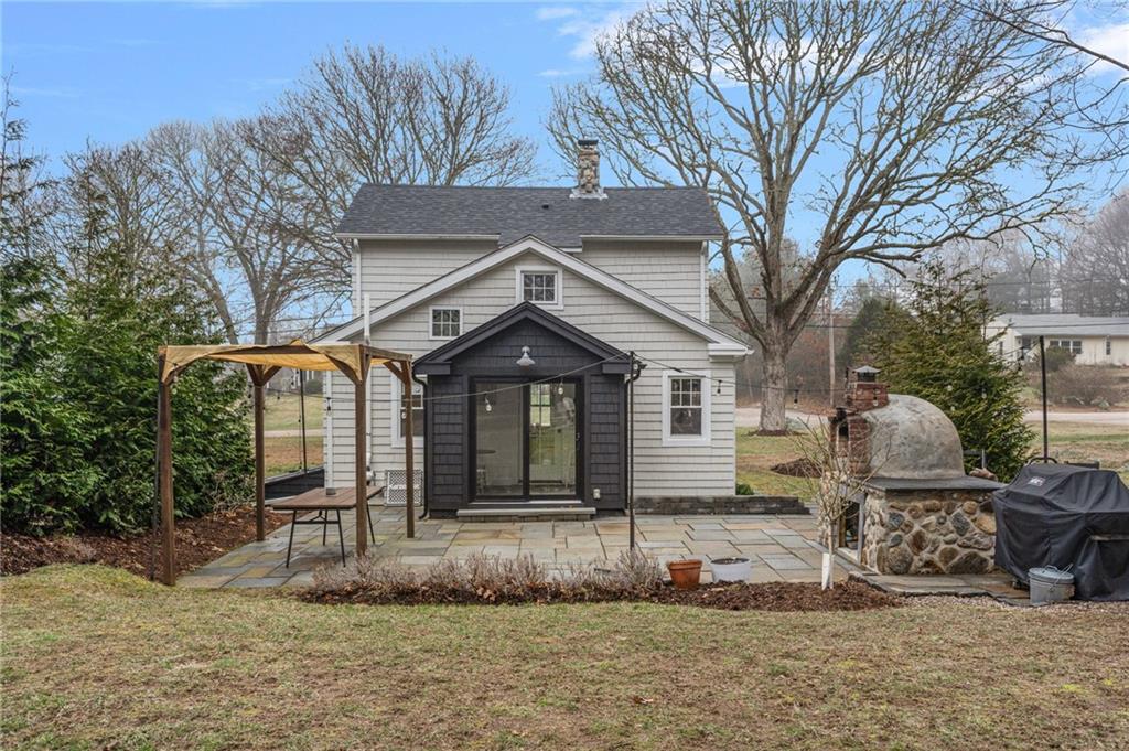 15 Old Post Road, Westerly