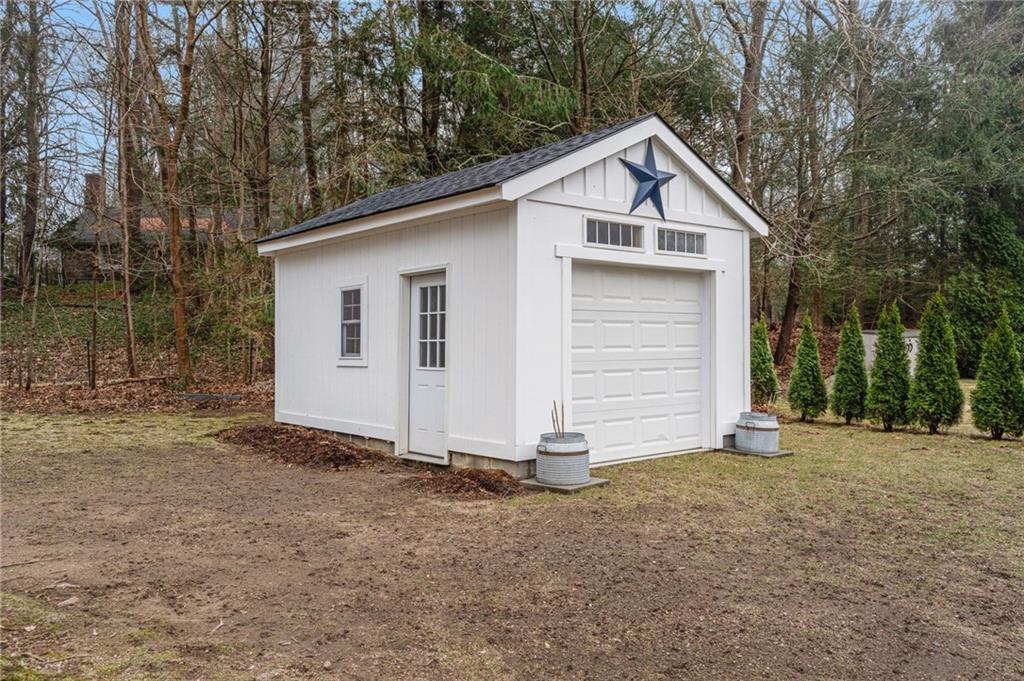 15 Old Post Road, Westerly