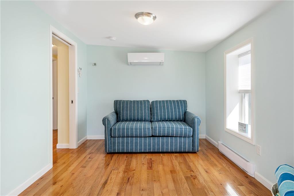 6 Macalder Street, Narragansett