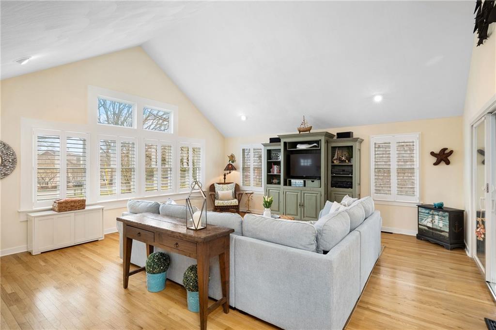 72 Carpenter Drive, South Kingstown