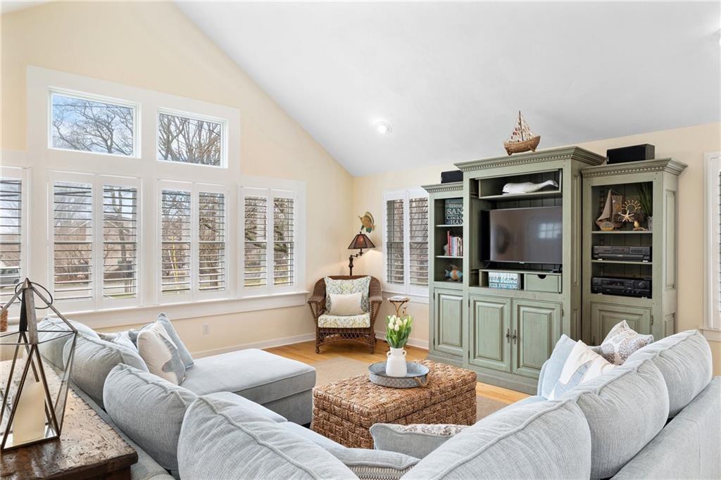 72 Carpenter Drive, South Kingstown