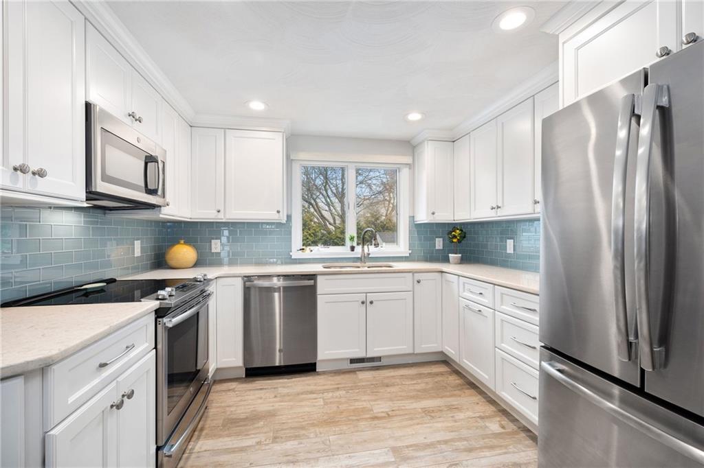 72 Carpenter Drive, South Kingstown