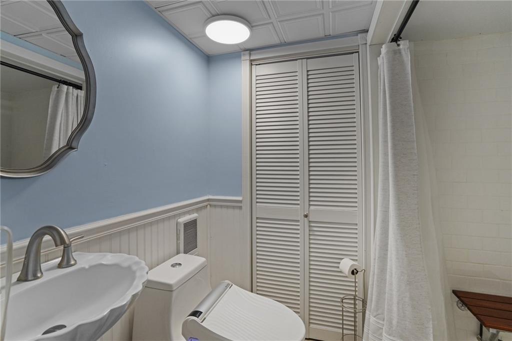 1122 Point Judith Road, Narragansett