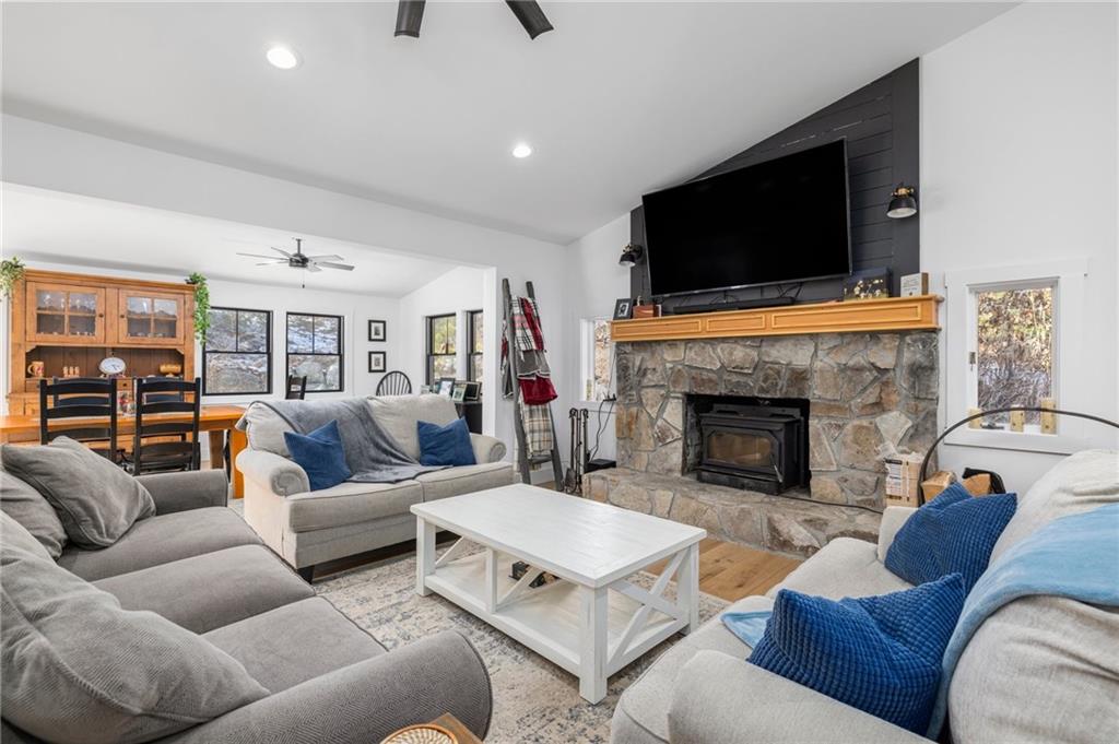 70 Cherokee Bend, Charlestown