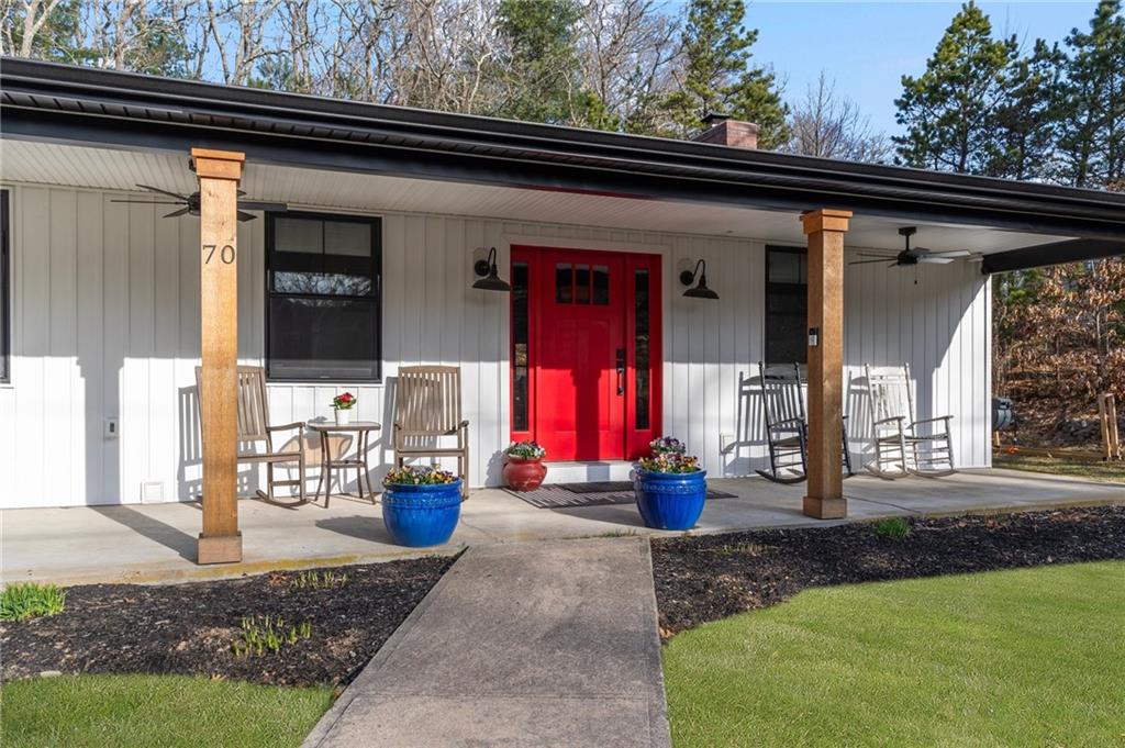 70 Cherokee Bend, Charlestown