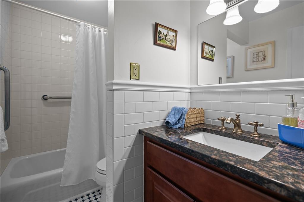 401 Bellevue Avenue, Unit#201, Newport