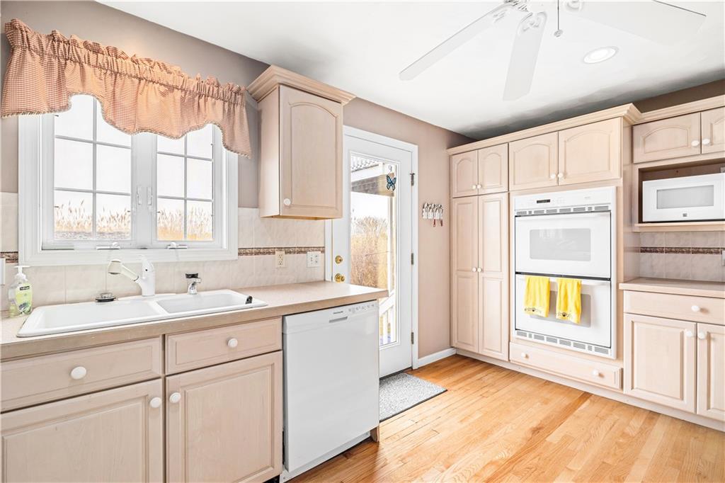 16 Elm Avenue, Narragansett
