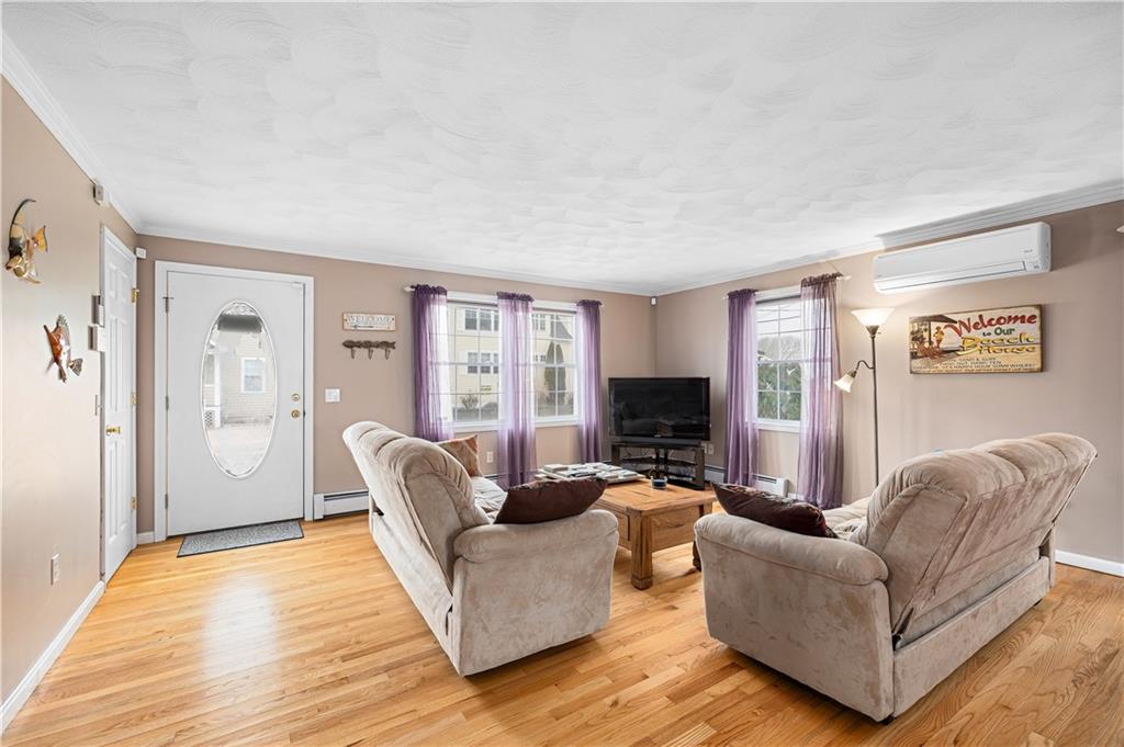 16 Elm Avenue, Narragansett