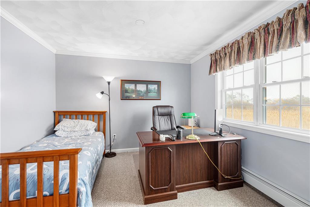 16 Elm Avenue, Narragansett