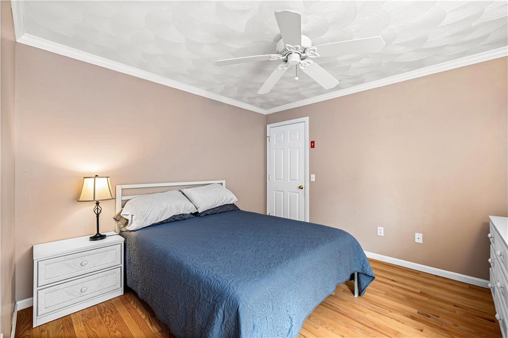 16 Elm Avenue, Narragansett