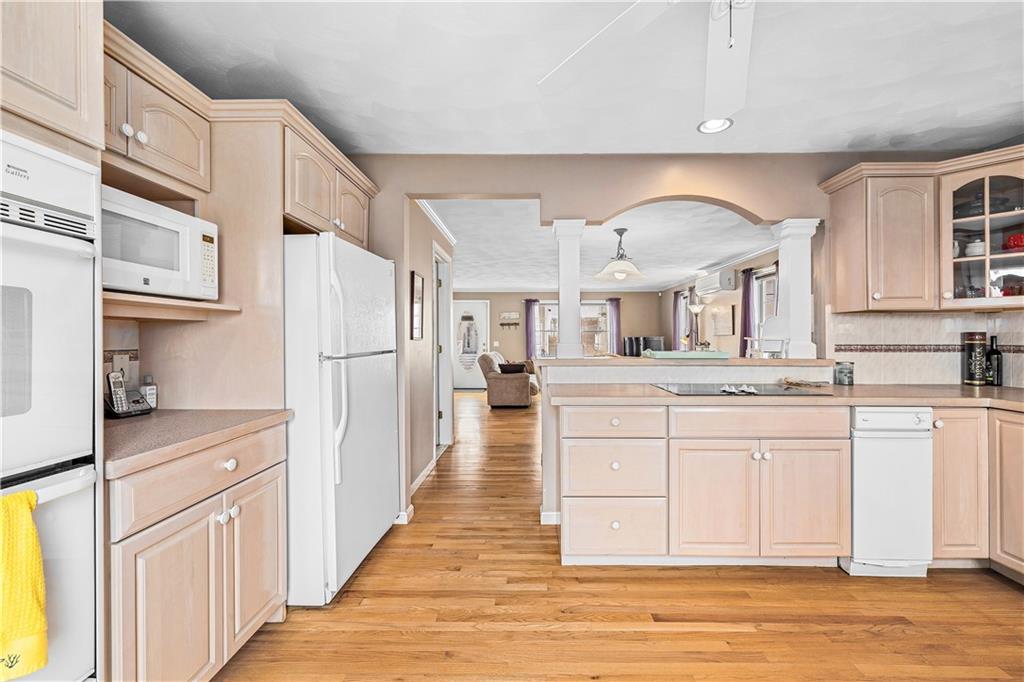 16 Elm Avenue, Narragansett