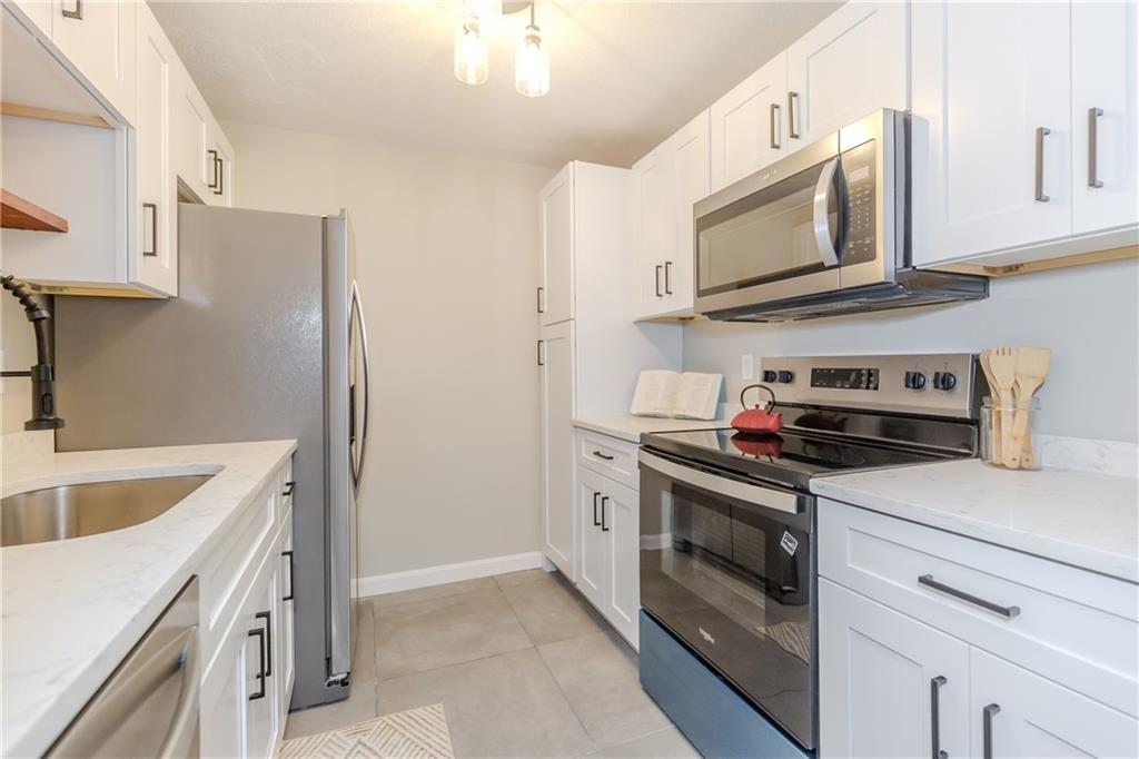 38 Cowesett Avenue, Unit#18, West Warwick