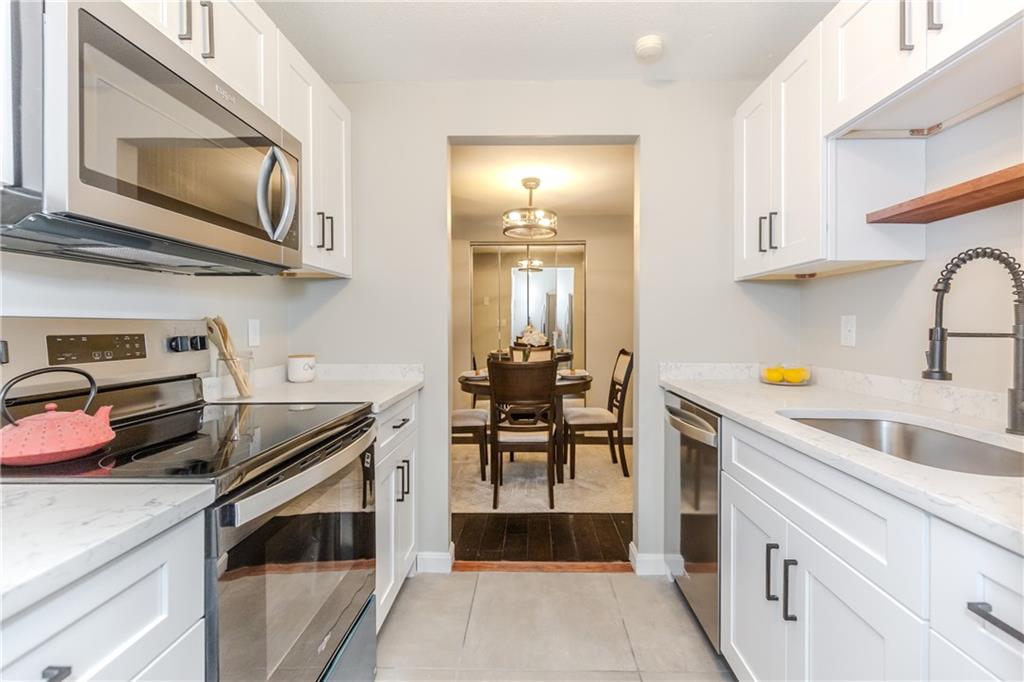 38 Cowesett Avenue, Unit#18, West Warwick