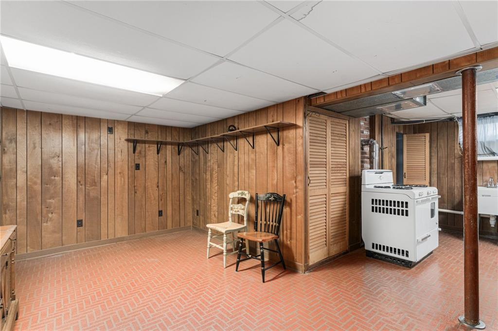 1975 Mineral Spring Avenue, North Providence