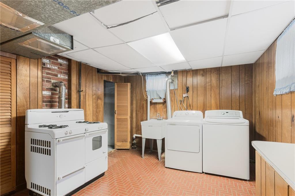 1975 Mineral Spring Avenue, North Providence