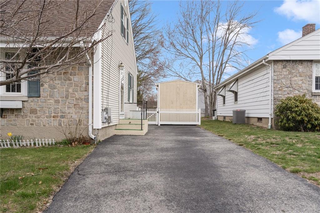 1975 Mineral Spring Avenue, North Providence