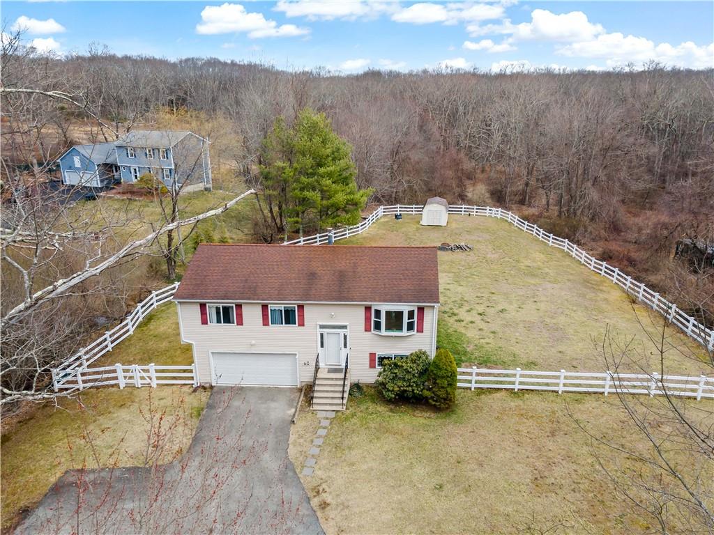 830 Carrs Pond Road, East Greenwich
