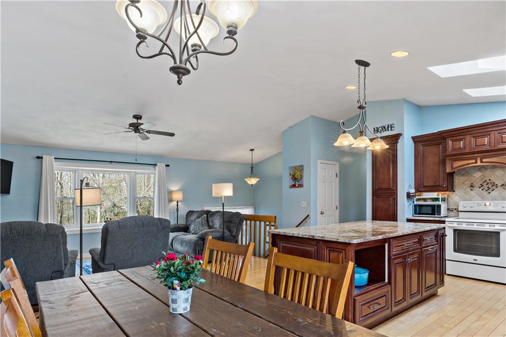 830 Carrs Pond Road, East Greenwich