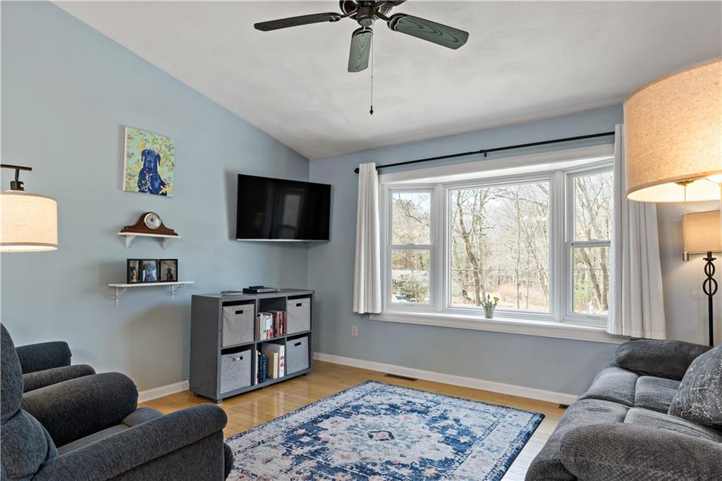 830 Carrs Pond Road, East Greenwich