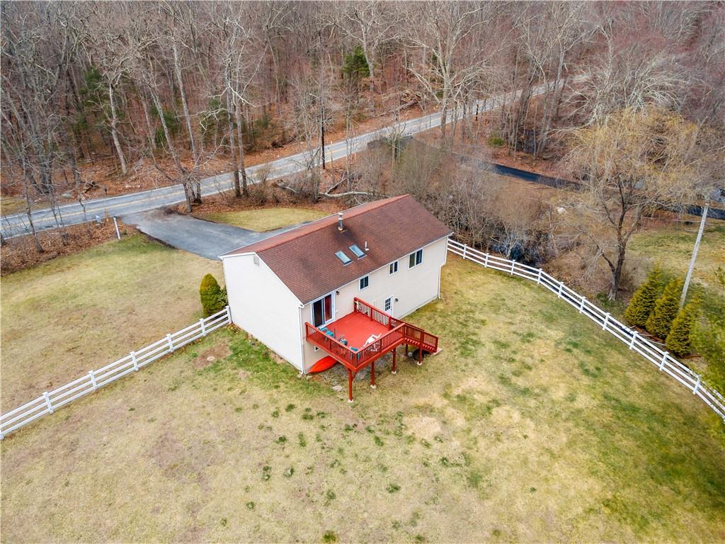 830 Carrs Pond Road, East Greenwich