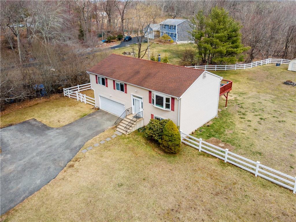 830 Carrs Pond Road, East Greenwich