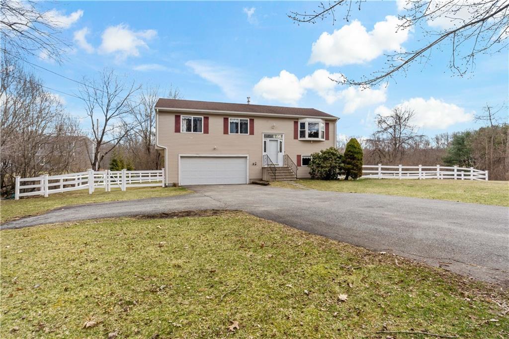 830 Carrs Pond Road, East Greenwich