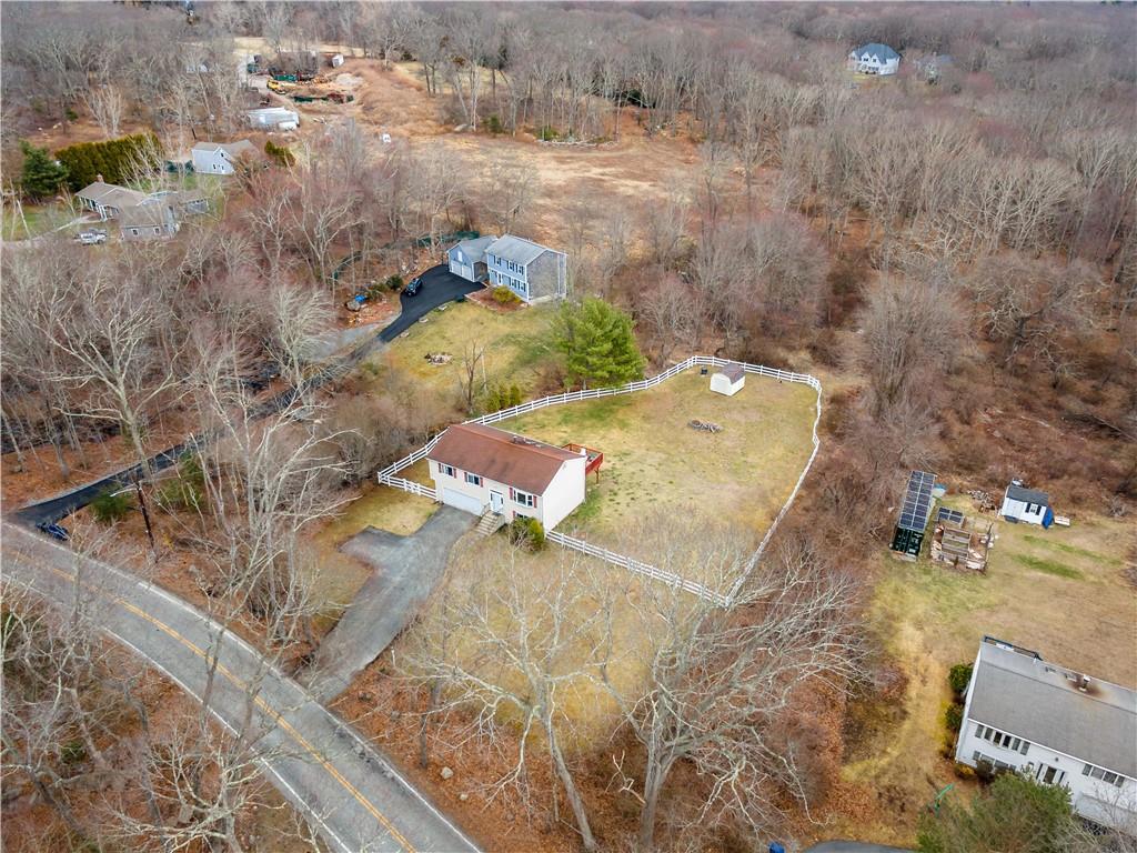 830 Carrs Pond Road, East Greenwich