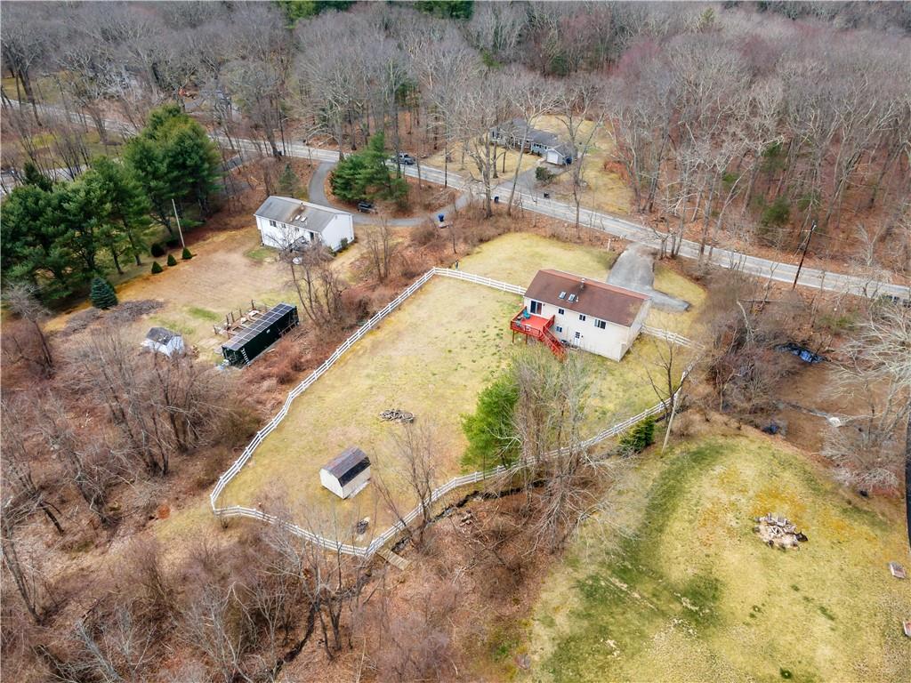 830 Carrs Pond Road, East Greenwich
